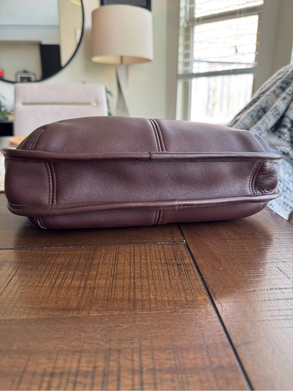 Vintage Coach Ergo 9025 in Mahogany - Picture 3 of 6